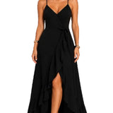 Vestido Longo Preto com Alças Finas e Fenda Elegante