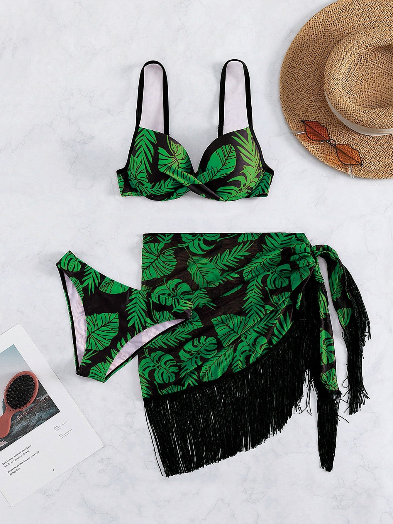 SHEIN Swim Conjunto de Maiô Bikini Push Up com Estampa Tropical de Praia e Saia de Praia, Halloween