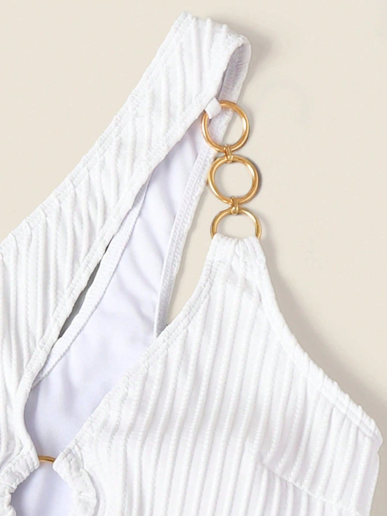 Swim Vcay Fato de banho de uma peça chevron tipo anel vinculado um ombro cortar fora