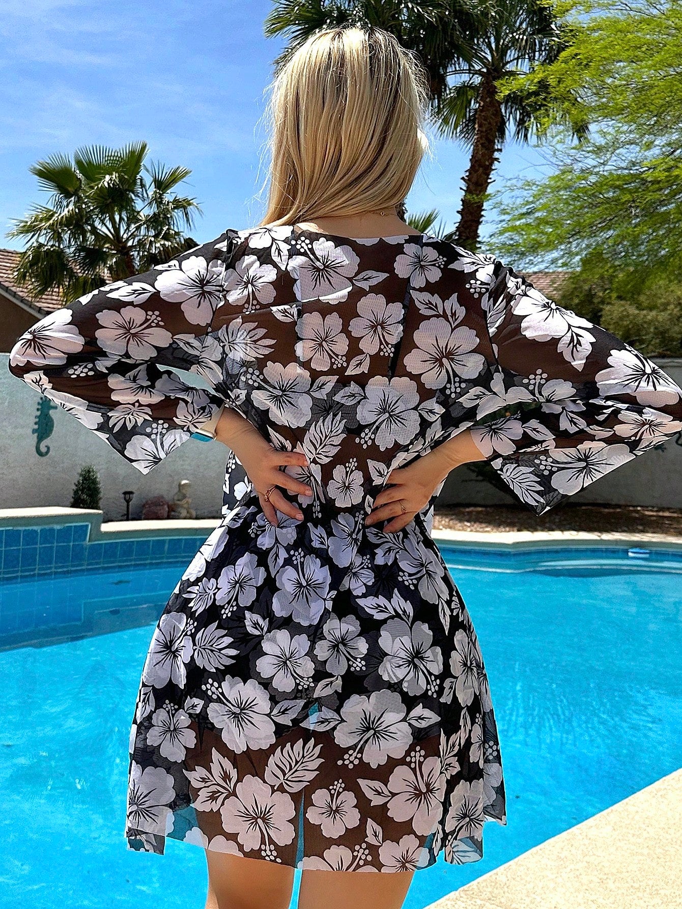 SHEIN Swim Impressão Floral Cordão Biquíni com Quimono