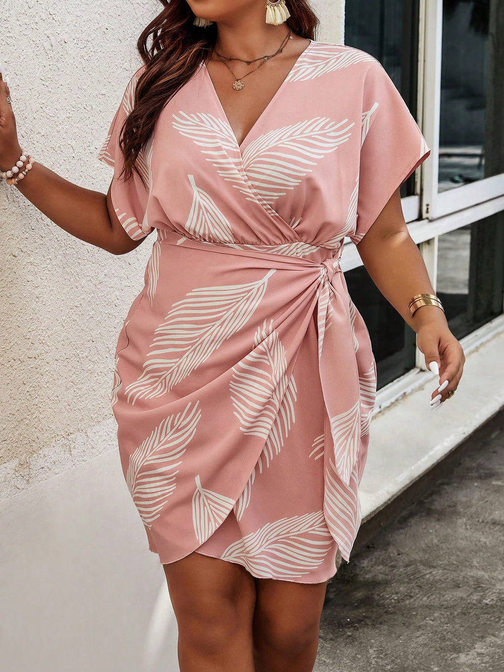 Breezaya Vestido Envelope Estampado Tropical com Ajuste Folgado e Estilo Boho Plus Size, Para Verão