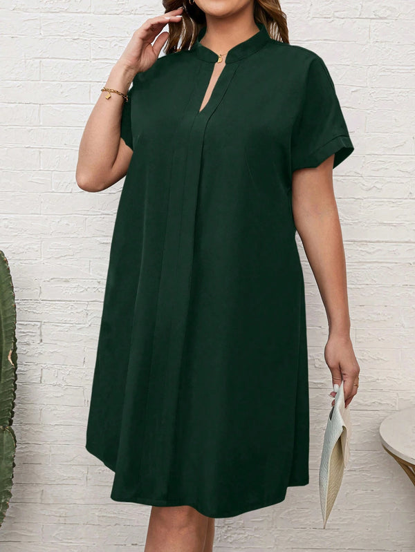 EMERY ROSE Vestido Preto De Verão Tamanho Grande Com Detalhe De Recorte, Decote Com Entalhe E Manga Curta