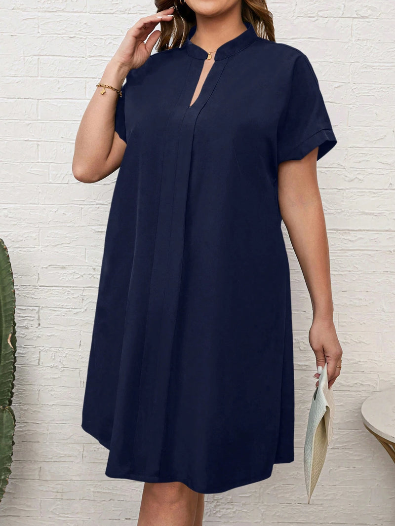 EMERY ROSE Vestido Preto De Verão Tamanho Grande Com Detalhe De Recorte, Decote Com Entalhe E Manga Curta