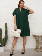 EMERY ROSE Vestido Preto De Verão Tamanho Grande Com Detalhe De Recorte, Decote Com Entalhe E Manga Curta