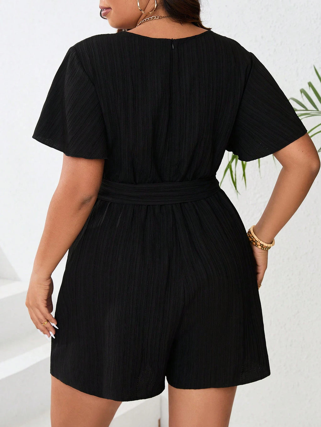 SHEIN Clasi Macacão Plus Size Com Cinto De Cintura, Decote Em V E Cor Sólida