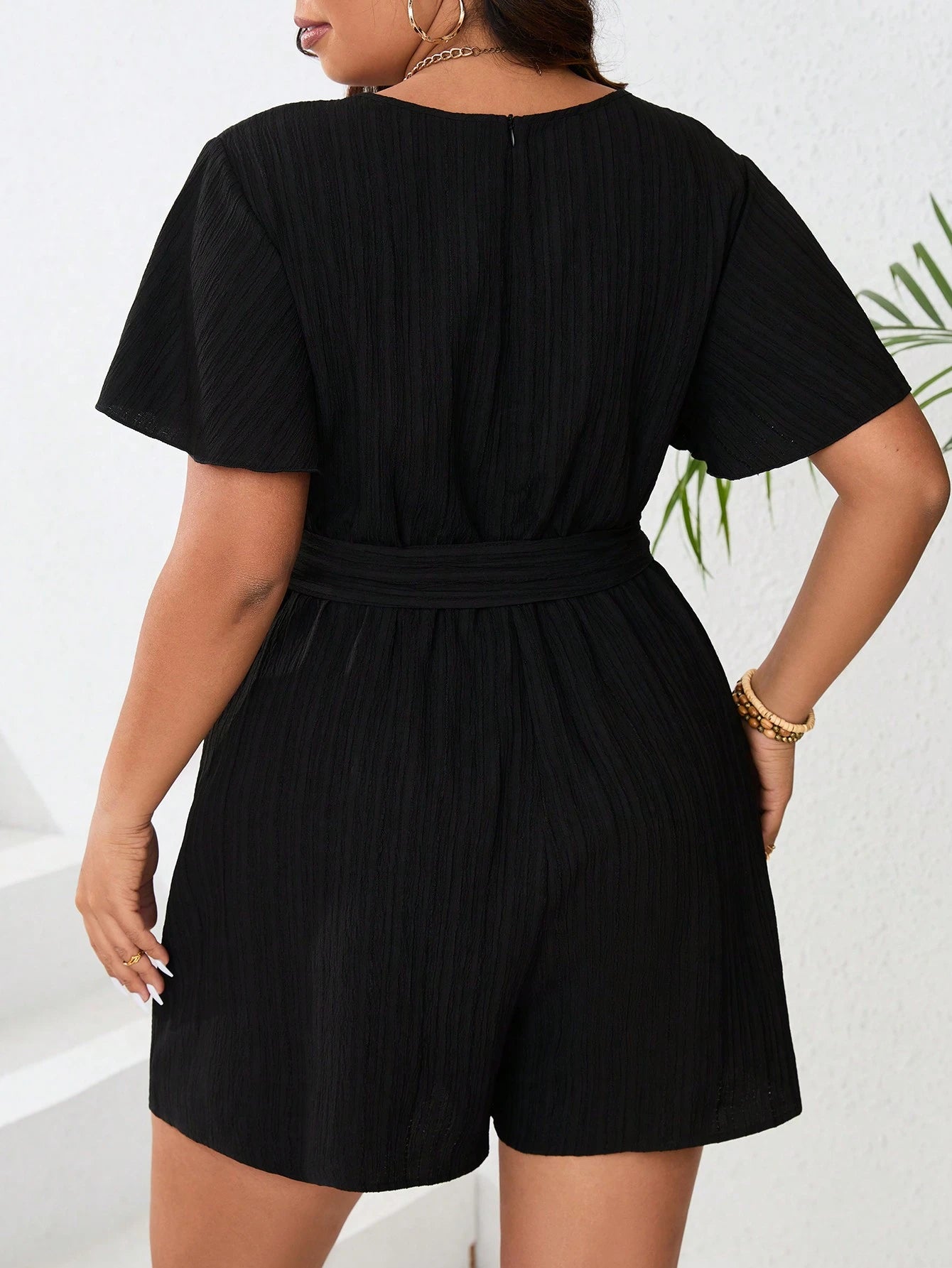 SHEIN Clasi Macacão Plus Size Com Cinto De Cintura, Decote Em V E Cor Sólida