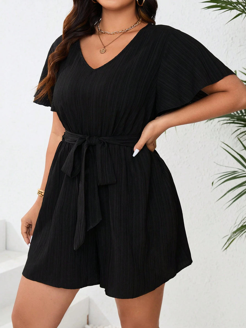 SHEIN Clasi Macacão Plus Size Com Cinto De Cintura, Decote Em V E Cor Sólida