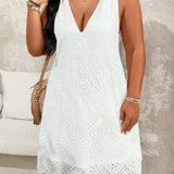 Vestido Suzane Plus Size – Curto Branco Bordado com Laço no Ombro