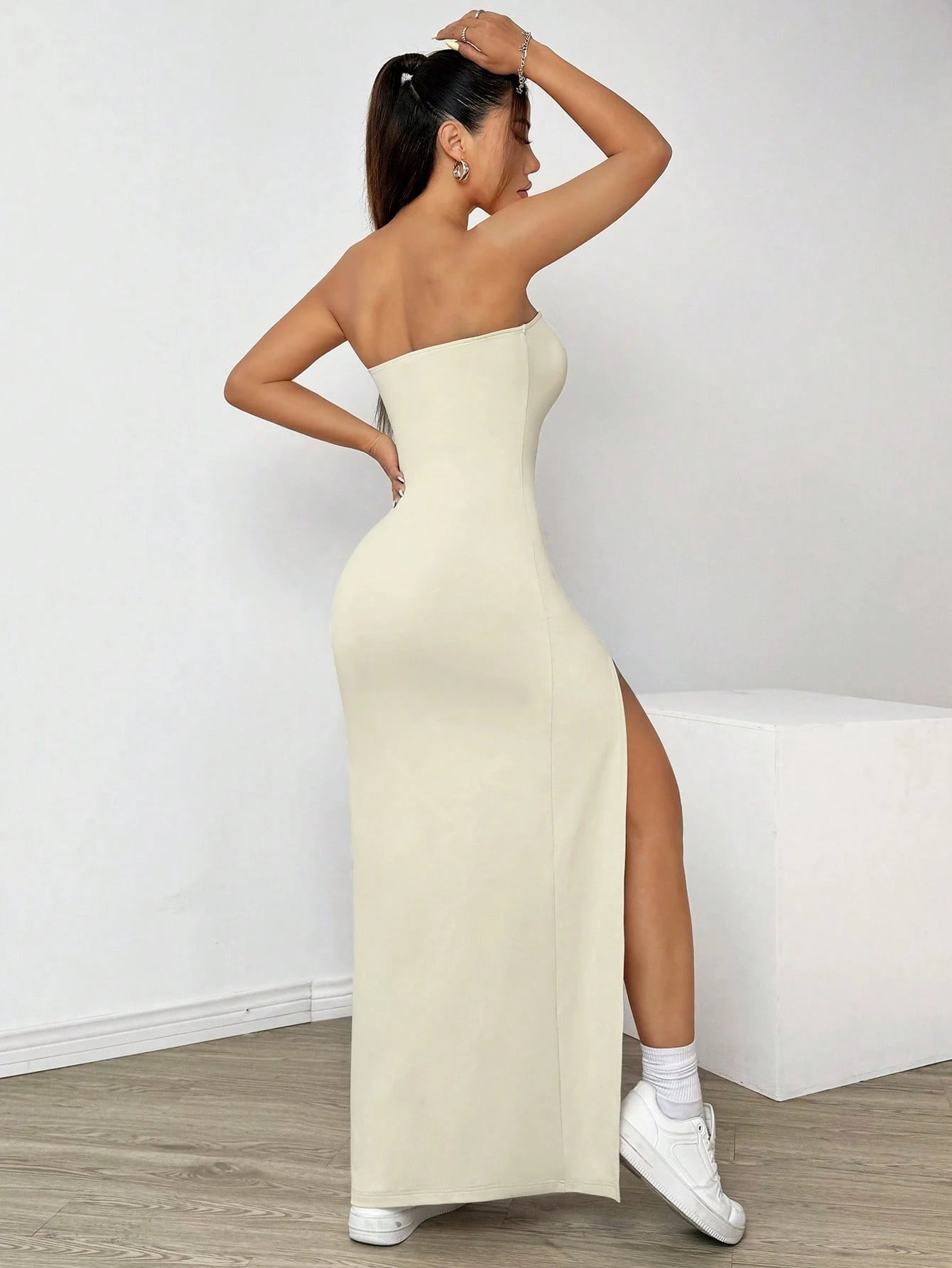 SHEIN EZwear Vestido Casual Justo e Sem Alças de Cor Sólida para Mulheres, Simples e na Moda para Uso Diário