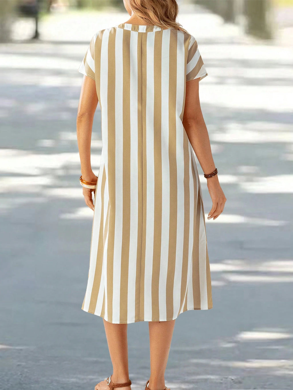 EMERY ROSE Vestido de Verão Feminino com Pescoço em V Ranhura Listras Florais com Estampa de Manga Curta