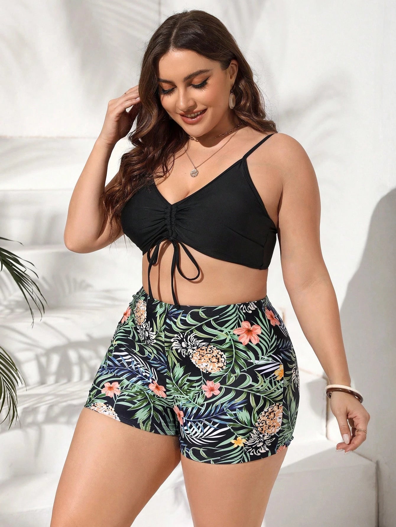 Swim Lushoire Conjunto de Maiô Bikini Plus Size Estampa Tropical de Verão, com Top Camiseta com Cordão, Short Boxer e Kimono de Manga Longa, 3 Peças