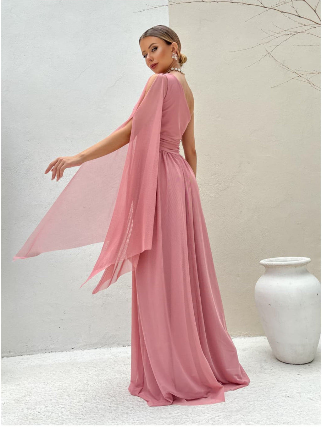 Vestido de festa um ombro só liso