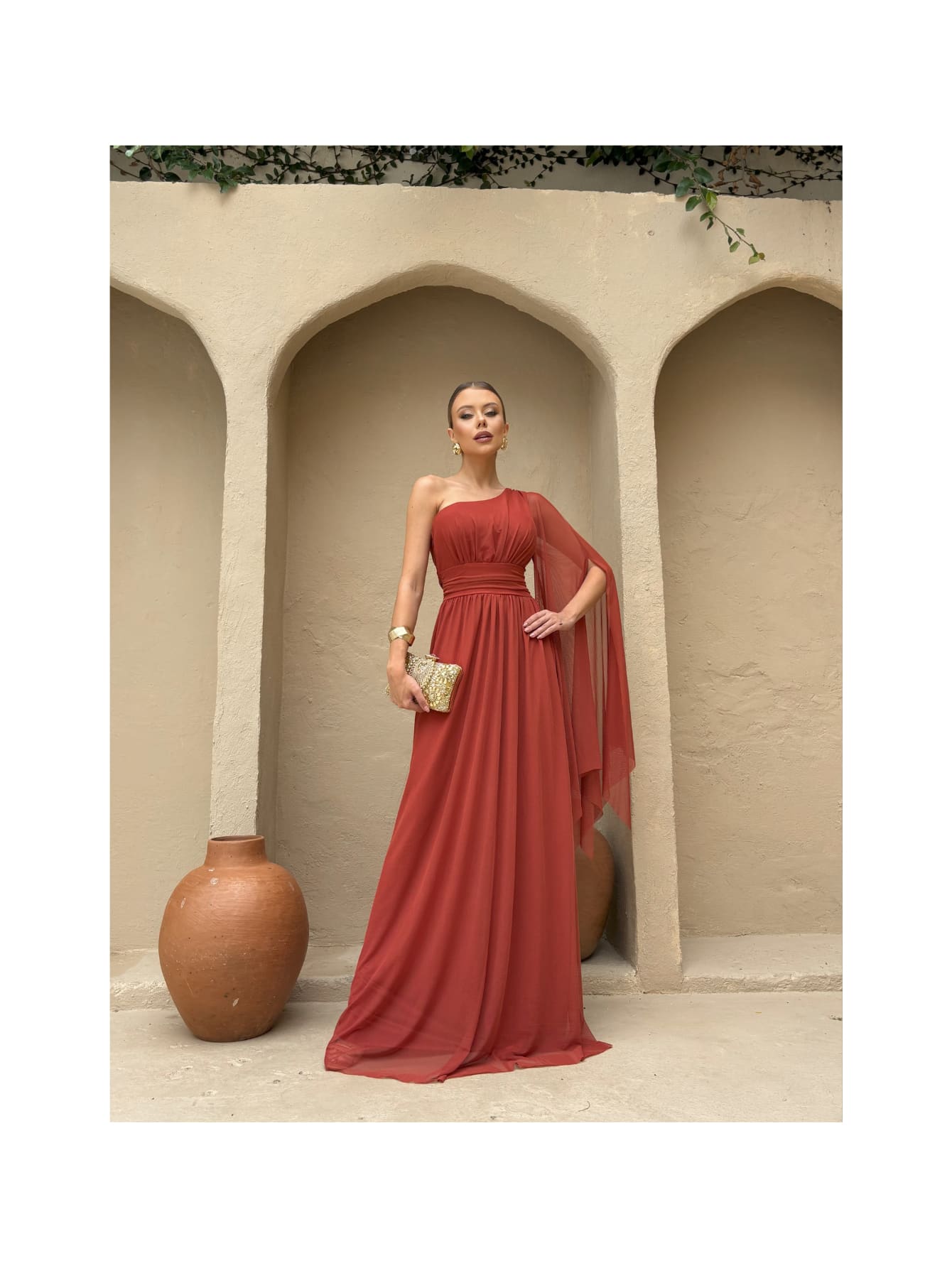 Vestido de festa um ombro só liso