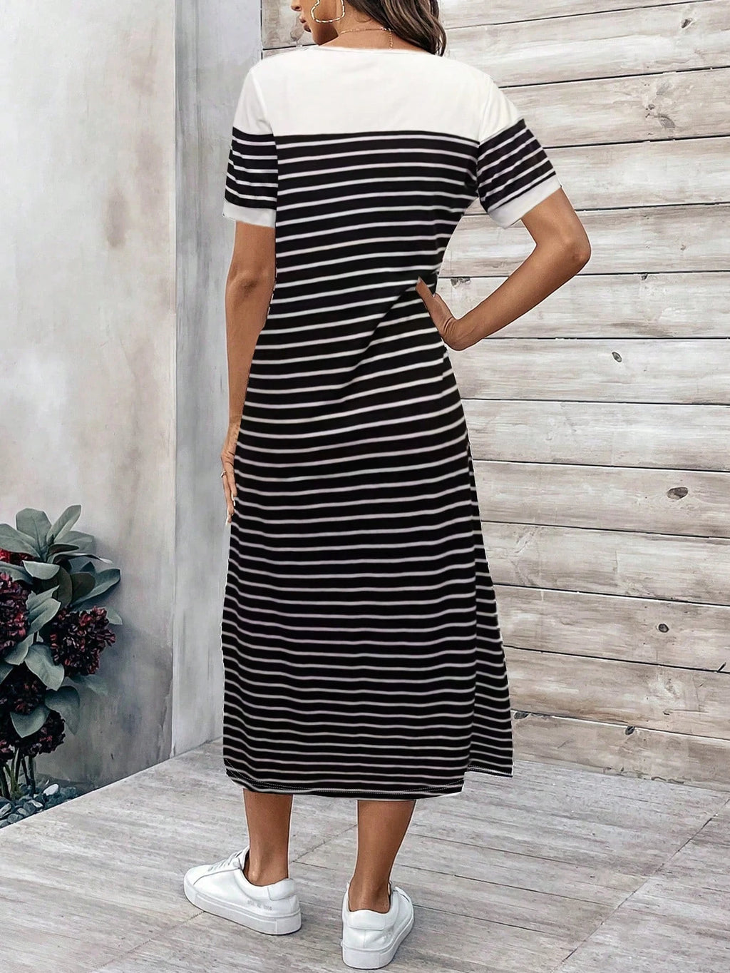 EMERY ROSE Vestido Longo Feminino de Verão com Gola Redonda, Estampa Listrada, Manga Curta e Fenda