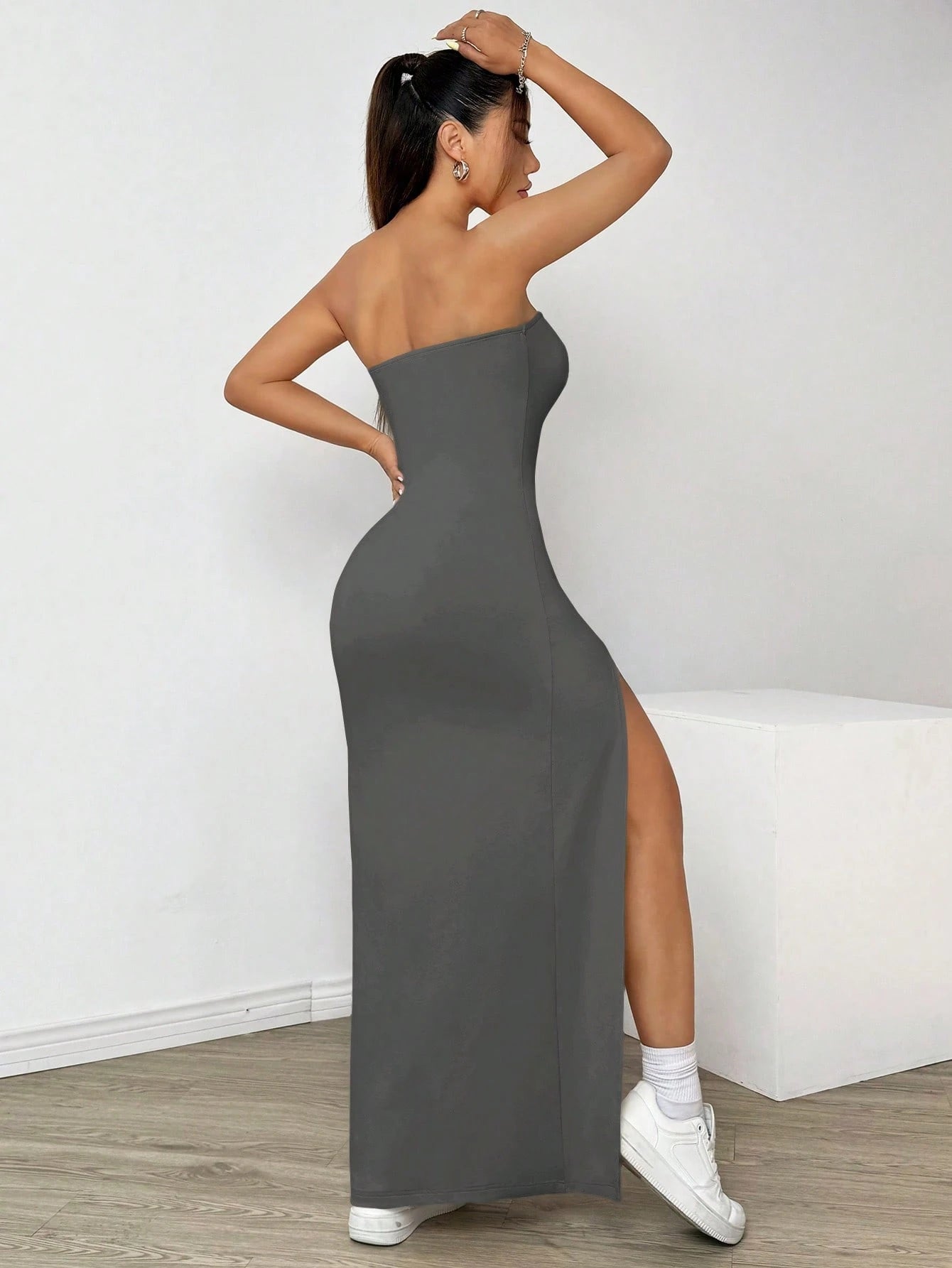 SHEIN EZwear Vestido Casual Justo e Sem Alças de Cor Sólida para Mulheres, Simples e na Moda para Uso Diário