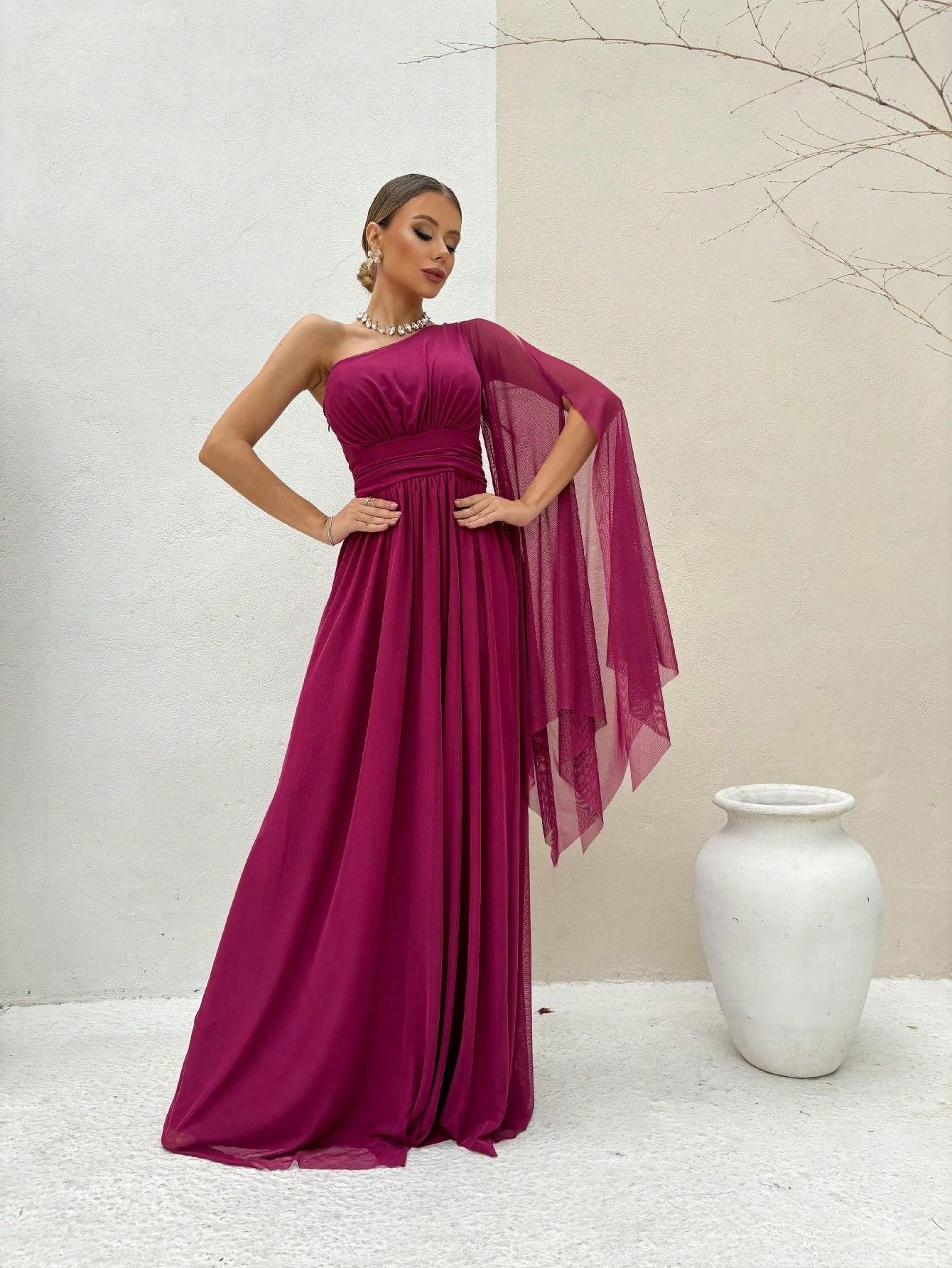 Vestido de festa um ombro só liso