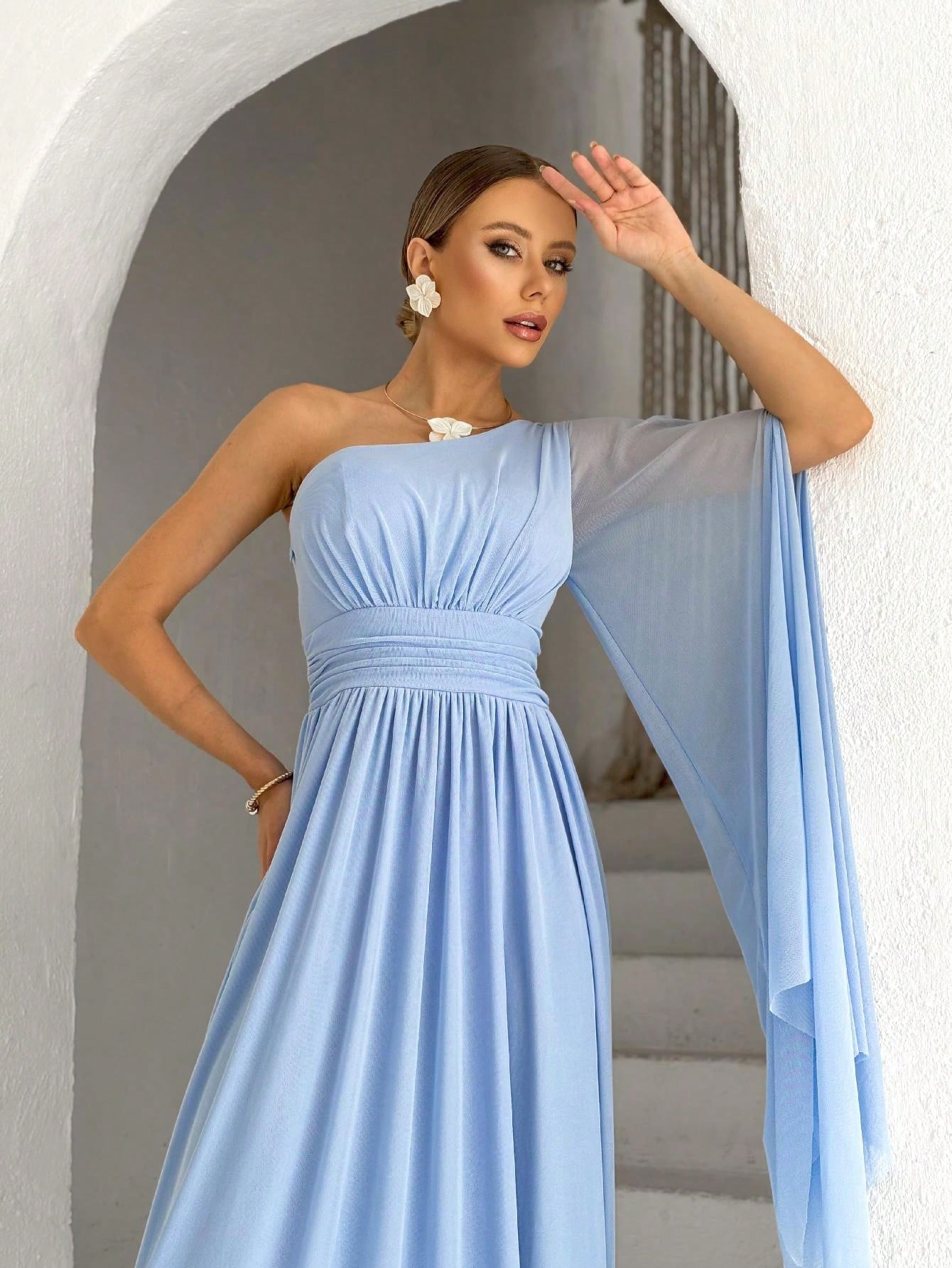 Vestido de festa um ombro só liso