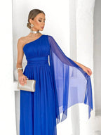 Vestido de festa um ombro só liso