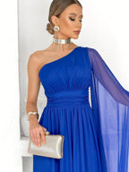 Vestido de festa um ombro só liso