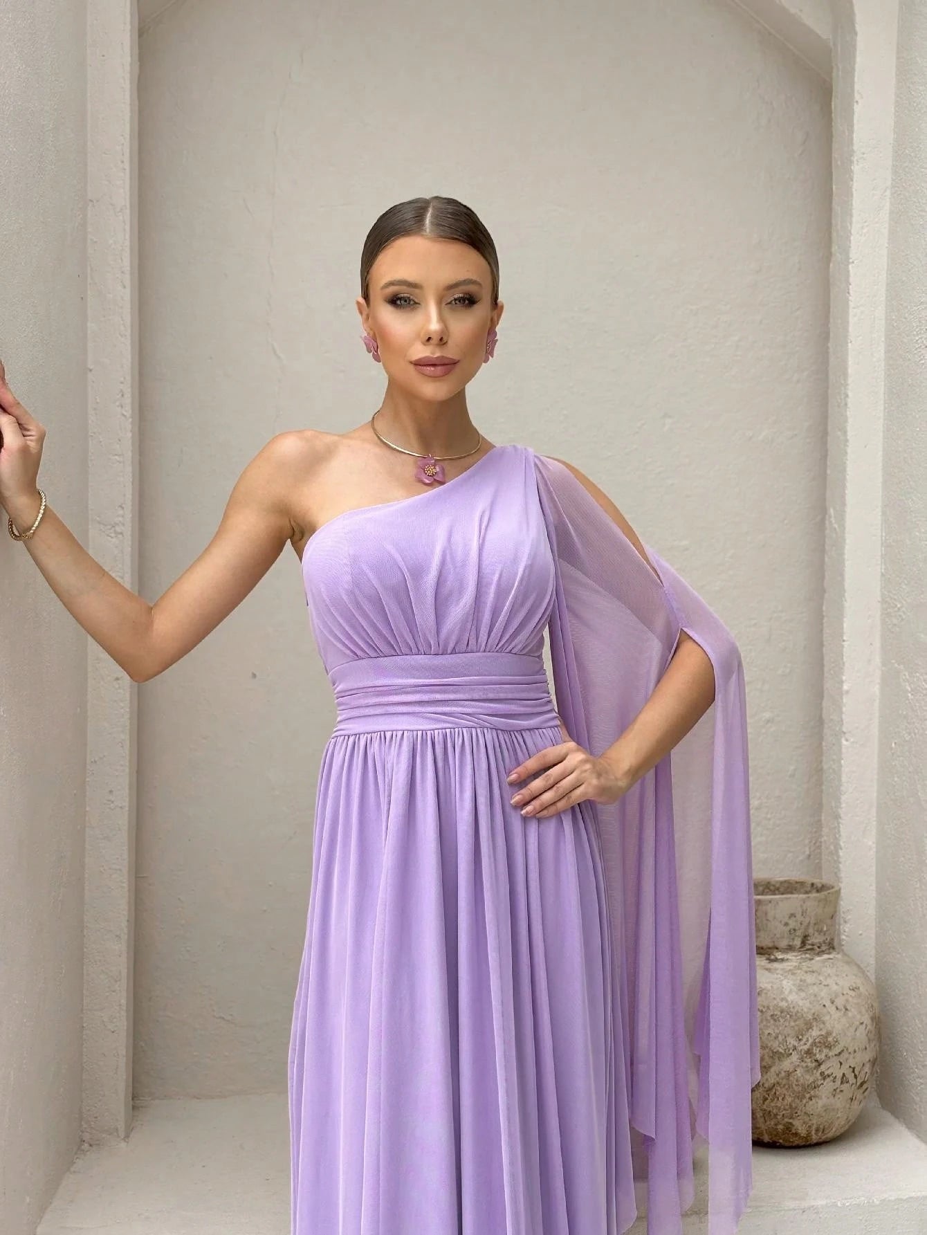 Vestido de festa um ombro só liso