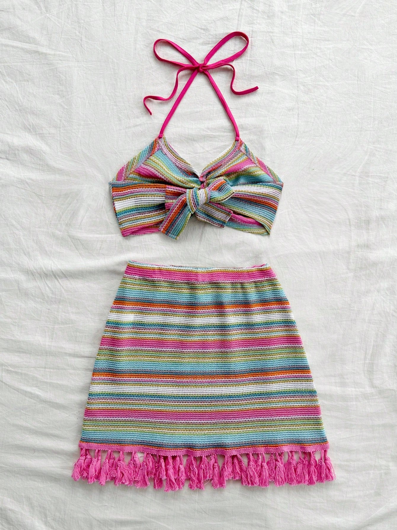 Soleia Conjunto de top curto com decote halter e costas nuas colorido e saia mini com franjas para mulheres, 