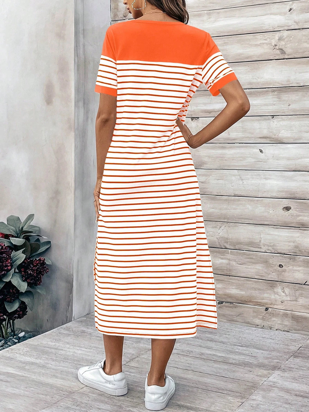 EMERY ROSE Vestido Longo Feminino de Verão com Gola Redonda, Estampa Listrada, Manga Curta e Fenda