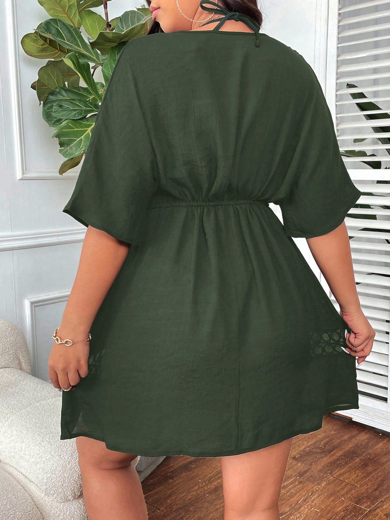 Swim Lushoire Vestido Capa em Cor Sólida com Decote V Profundo, Manga Curta Vazada, Plus Size, para Verão