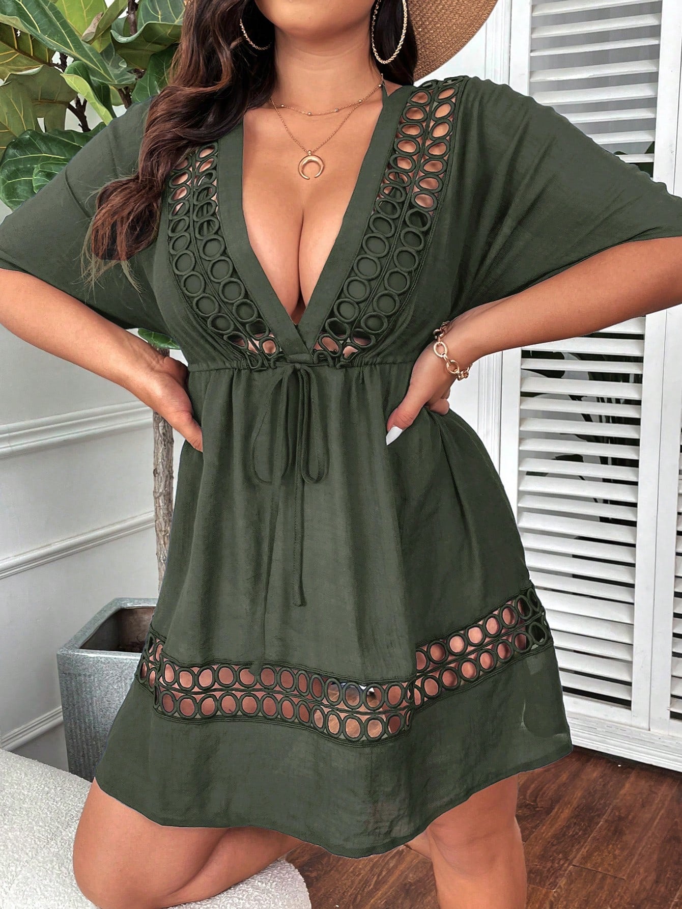 Swim Lushoire Vestido Capa em Cor Sólida com Decote V Profundo, Manga Curta Vazada, Plus Size, para Verão