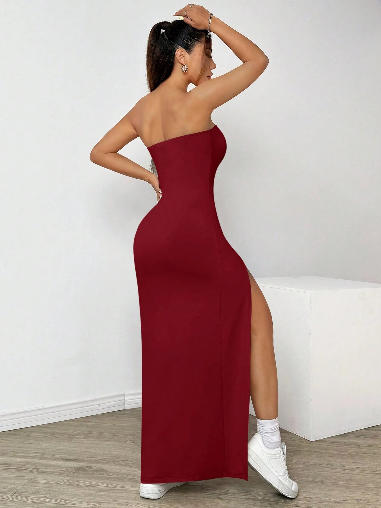 SHEIN EZwear Vestido Casual Justo e Sem Alças de Cor Sólida para Mulheres, Simples e na Moda para Uso Diário