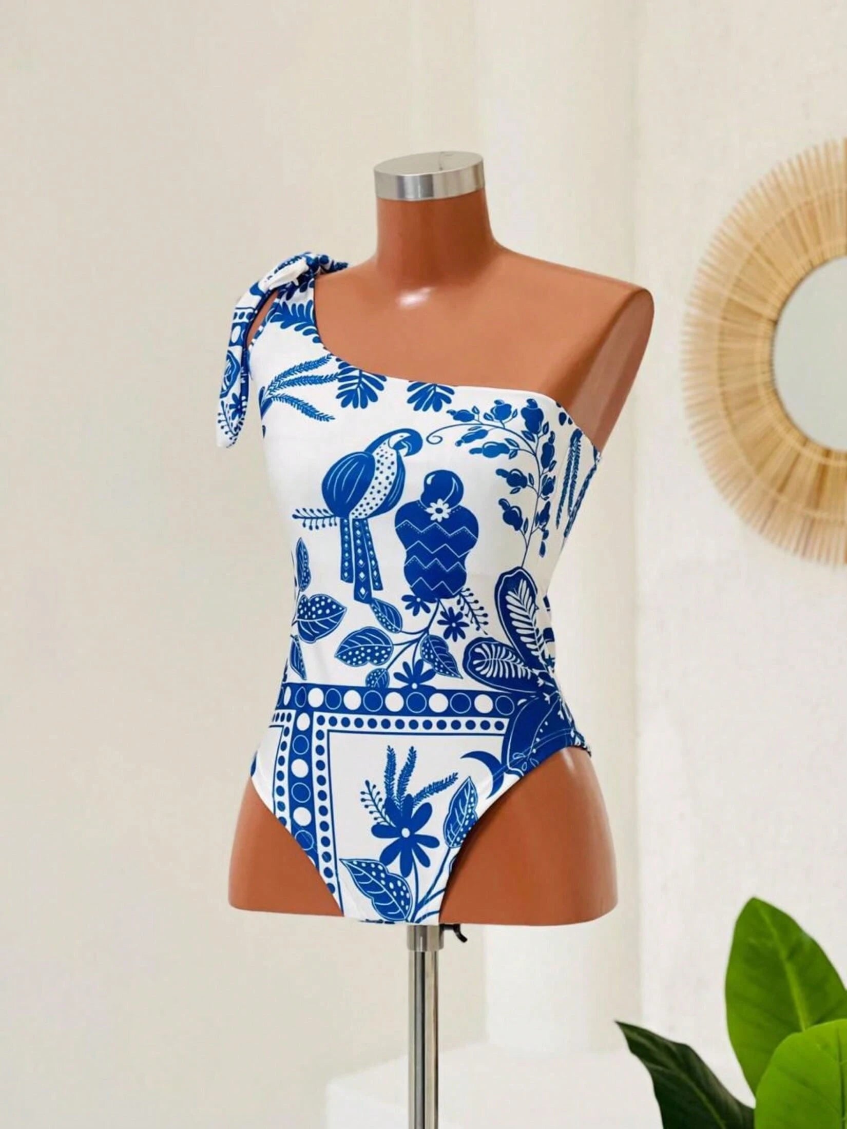 Body Hellen - Elegância Tropical em Cada Curva