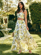 KARISMINA Conjunto de 2 peças com alças finas florais impressas, parte superior sem mangas com frente torcida e saia com babados na barra, para o verão.