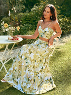 KARISMINA Conjunto de 2 peças com alças finas florais impressas, parte superior sem mangas com frente torcida e saia com babados na barra, para o verão.