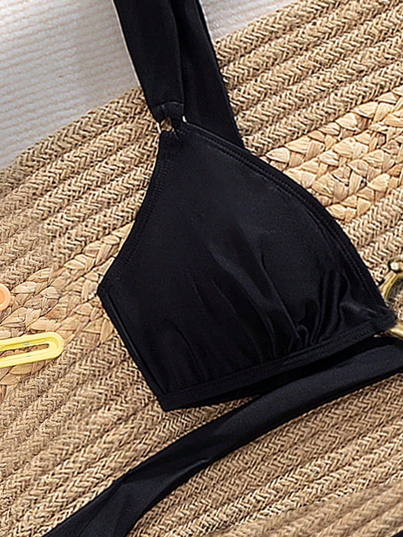 SHEIN Swim 1 conjunto Maiô Bikini Feminino Preto de 2 Peças, Estilo Sexy com Alças, Decote Nas Costas e Decoração Metálica, Estiloso