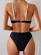 Conjunto de Praia de Verão 2 peças/Conjunto Mulheres, Top com Alça Decorativa de Anel Duplo Preto e Branco Retalhos e Conjunto de Maiô Bikini Triângulo com Acentos Dourados