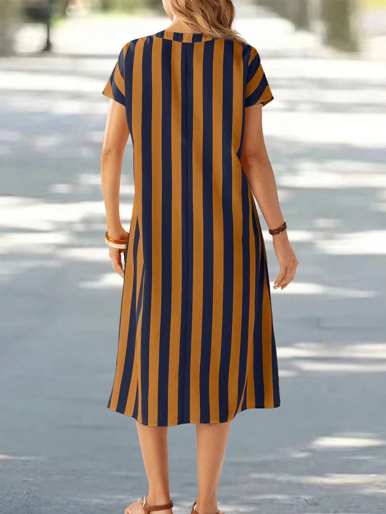 EMERY ROSE Vestido de Verão Feminino com Pescoço em V Ranhura Listras Florais com Estampa de Manga Curta