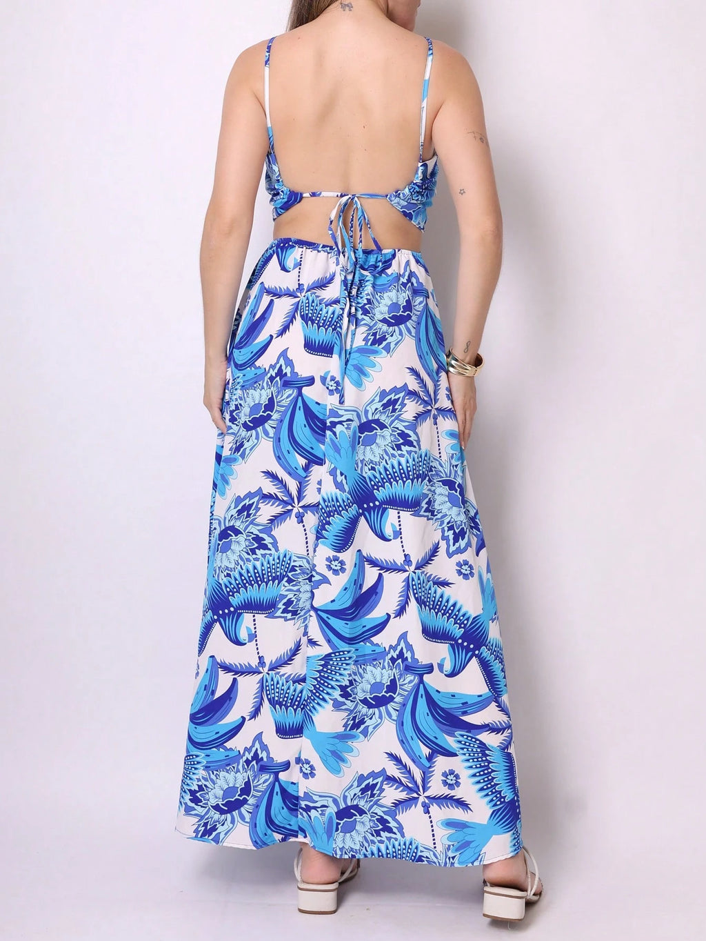 Vendedor Indicado
Vestido Longo Alça Com Bojos Vazado Novo Verâo Moda