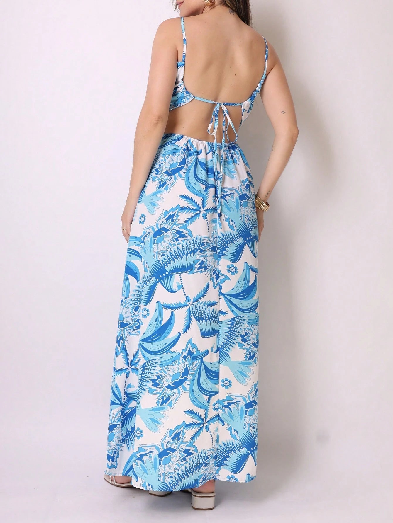 Vendedor Indicado
Vestido Longo Alça Com Bojos Vazado Novo Verâo Moda