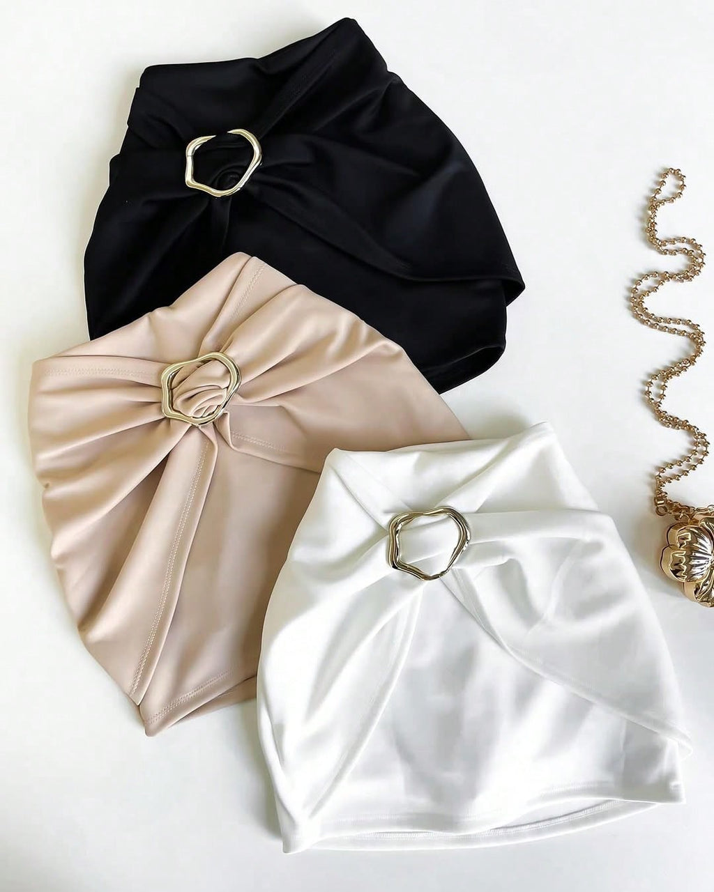 Short Saia Com Fivela Orgânica Neoprene Tendecia Short saia com Pinsa Dourada na frente Short saia franja