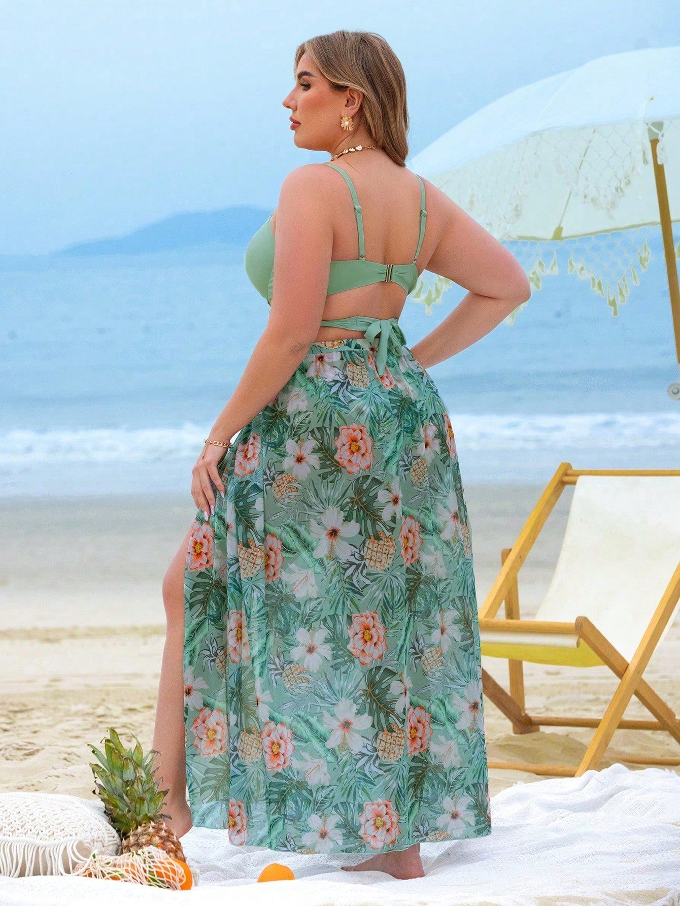 SHEIN Swim Curve 3 Peças Conjunto de Maiô Bikini Estampado de Praia com Saia, Estilo Plus Size, Com Enchimento e Efeito Push Up, Para Mulheres em Férias