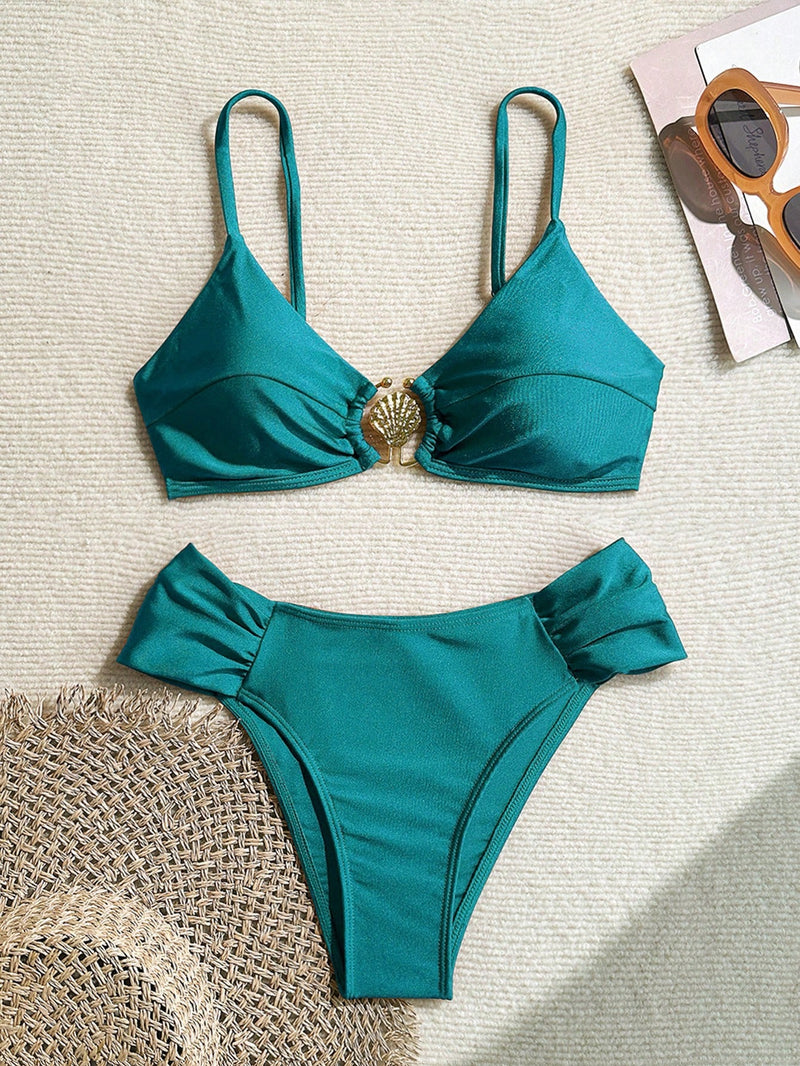 Swim Chiccia Conjunto de Maiô Bikini Frente Alta Plissado com Alças Finas e Decoração Metálica, Design "SpringBreak" Sexy, Totalmente Vegano para Férias na Praia, Roupa de Banho de Verão
