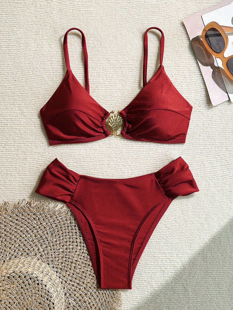 Swim Chiccia Conjunto de Maiô Bikini Frente Alta Plissado com Alças Finas e Decoração Metálica, Design "SpringBreak" Sexy, Totalmente Vegano para Férias na Praia, Roupa de Banho de Verão
