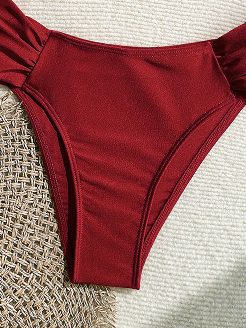 Swim Chiccia Conjunto de Maiô Bikini Frente Alta Plissado com Alças Finas e Decoração Metálica, Design "SpringBreak" Sexy, Totalmente Vegano para Férias na Praia, Roupa de Banho de Verão