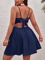 SHEIN VCAY Vestido Cami Plus Size De Cor Sólida Com Nó De Torção & Detalhe Vazado & Sem Costas & Laço Up