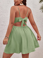 SHEIN VCAY Vestido Cami Plus Size De Cor Sólida Com Nó De Torção & Detalhe Vazado & Sem Costas & Laço Up