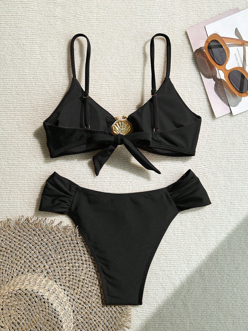 Swim Chiccia Conjunto de Maiô Bikini Frente Alta Plissado com Alças Finas e Decoração Metálica, Design "SpringBreak" Sexy, Totalmente Vegano para Férias na Praia, Roupa de Banho de Verão