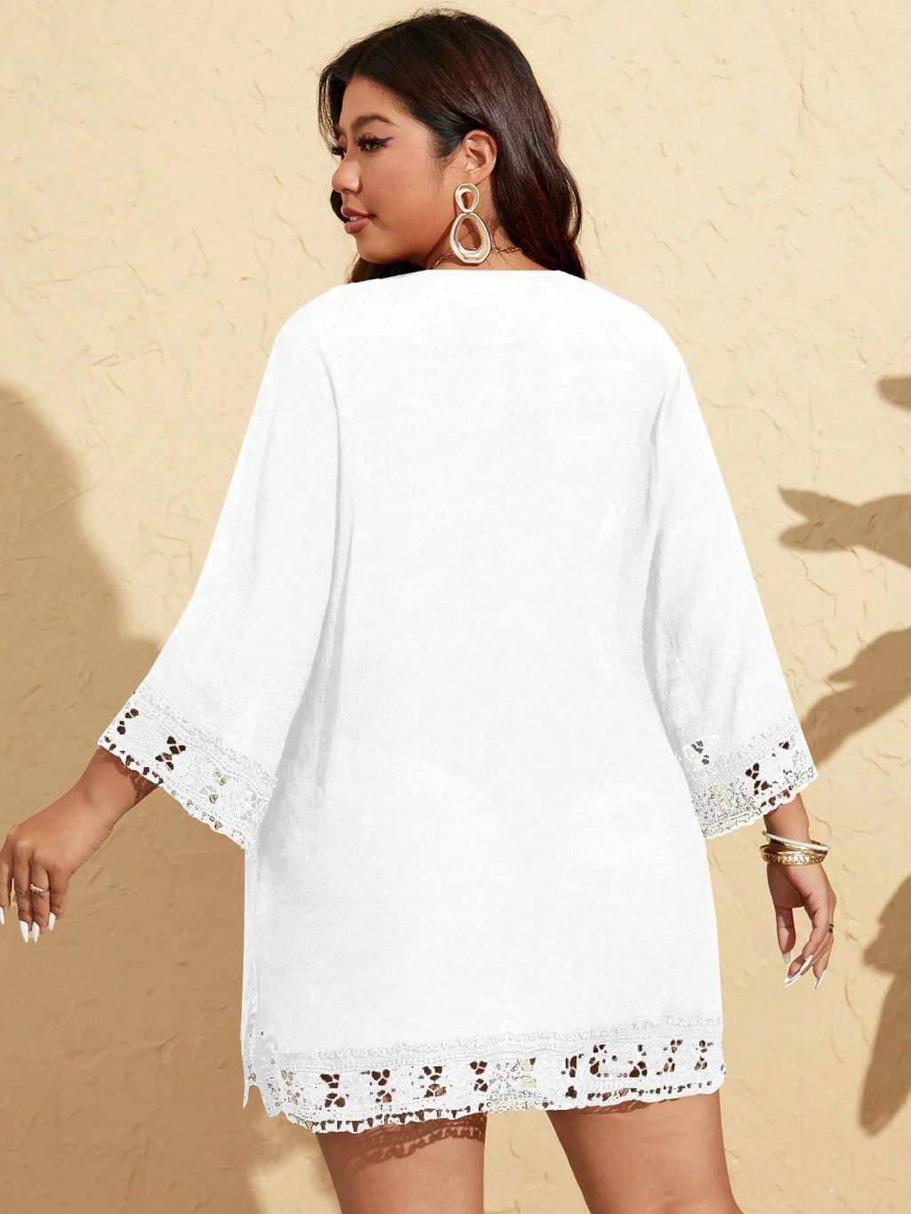 SHEIN Swim Curve Vestido de Praia Casual com Decote em V Profundo, Recortes em Renda, Para Mulheres Plus Size