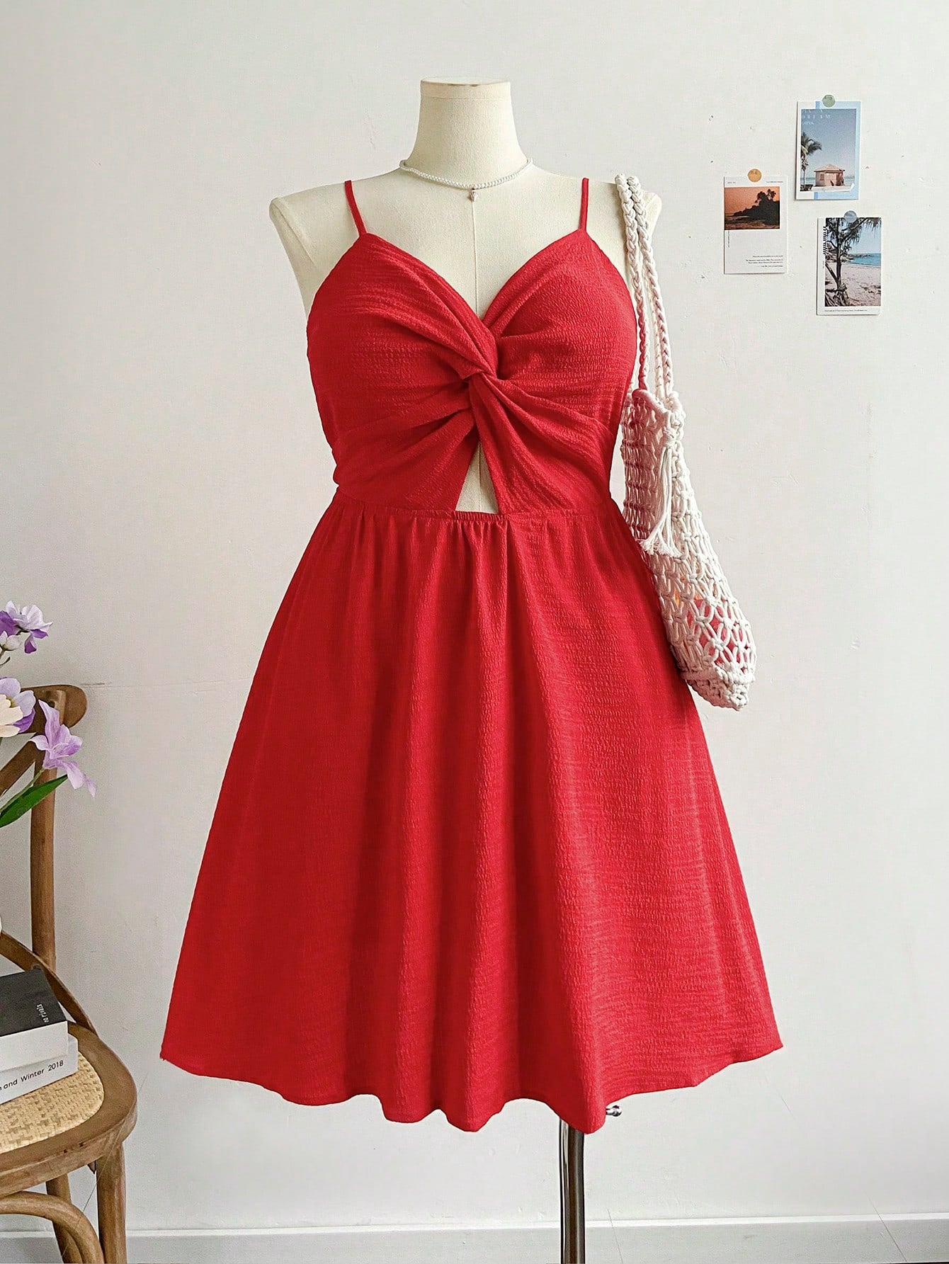 SHEIN VCAY Vestido Cami Plus Size De Cor Sólida Com Nó De Torção & Detalhe Vazado & Sem Costas & Laço Up