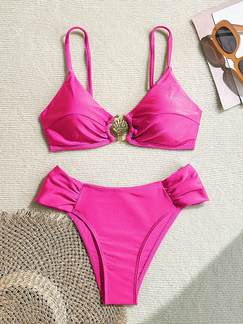Swim Chiccia Conjunto de Maiô Bikini Frente Alta Plissado com Alças Finas e Decoração Metálica, Design "SpringBreak" Sexy, Totalmente Vegano para Férias na Praia, Roupa de Banho de Verão
