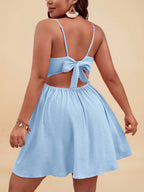 SHEIN VCAY Vestido Cami Plus Size De Cor Sólida Com Nó De Torção & Detalhe Vazado & Sem Costas & Laço Up