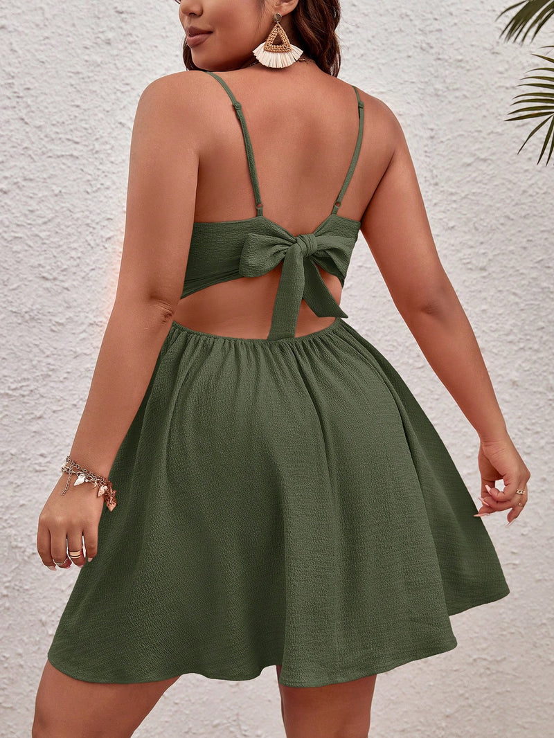 SHEIN VCAY Vestido Cami Plus Size De Cor Sólida Com Nó De Torção & Detalhe Vazado & Sem Costas & Laço Up